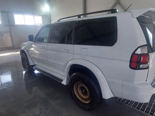2006 Mitsubishi Pajero Sport I Рестайлинг, белый, 1200000 рублей, вид 3