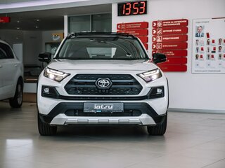 2025 Toyota RAV4 V (XA50), белый, 5290000 рублей, вид 2