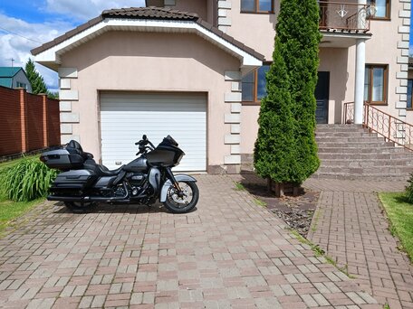 2021 Harley-Davidson Road Glide Limited, серый, 2299000 рублей, вид 2