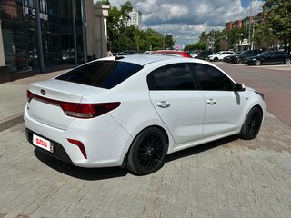2019 Kia Rio IV, белый, 850000 рублей, вид 5