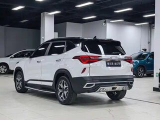 2022 Kia KX3, белый, 1650898 рублей, вид 3