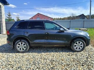 2012 Volkswagen Touareg II, серый, 2150000 рублей, вид 2