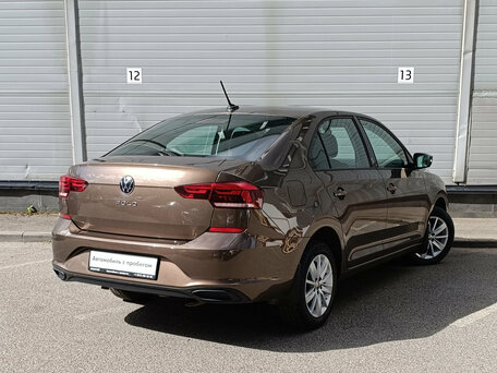 2021 Volkswagen Polo VI, коричневый, 1499000 рублей, вид 5