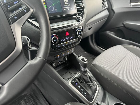 2020 Hyundai Solaris II Рестайлинг, чёрный, 2000000 рублей - вид 12