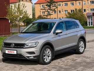 2017 Volkswagen Tiguan II, серебристый, 2550000 рублей, вид 1