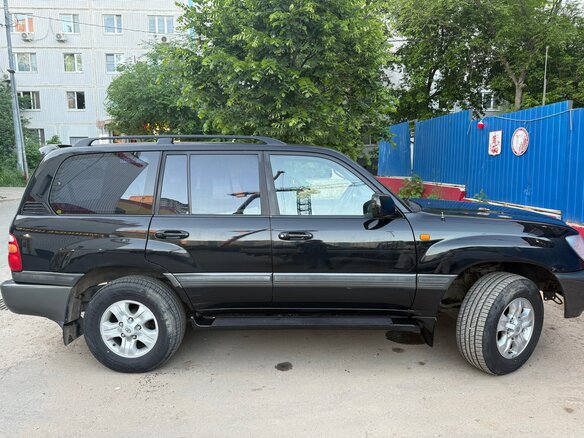 2002 Toyota Land Cruiser 100 Series, чёрный - вид 1