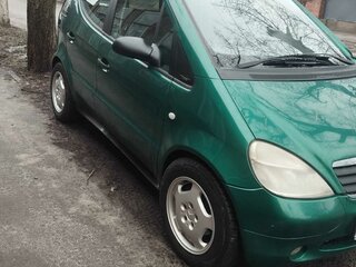 2000 Mercedes-Benz A-Класс 140 I (W168), зелёный, 225000 рублей, вид 3