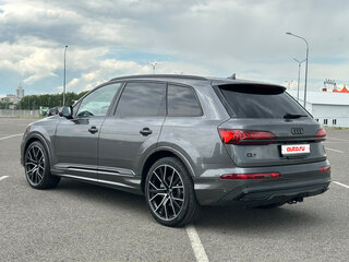 2021 Audi Q7 55 TFSI II (4M) Рестайлинг, серый, 6800000 рублей, вид 4