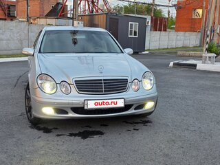 2005 Mercedes-Benz E-Класс 200 III (W211, S211), серебристый, 880000 рублей, вид 4