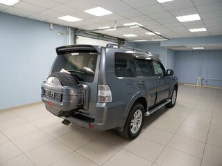 2013 Mitsubishi Pajero IV Рестайлинг 1, серый, 1799000 рублей, вид 3