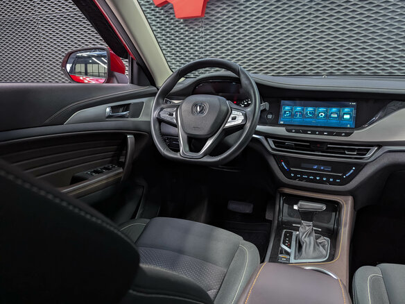 2019 Changan CS35 Plus I, красный, 1410000 рублей - вид 15