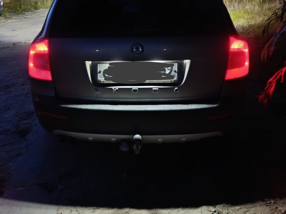 2011 Skoda Octavia Scout II (A5) Рестайлинг, серый, 1200000 рублей - вид 4