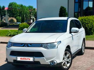 2013 Mitsubishi Outlander III, белый, 1215000 рублей, вид 2