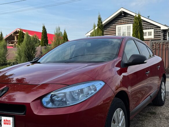 2010 Renault Fluence I, красный, 790000 рублей