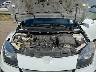 2013 Renault Megane III Рестайлинг, белый, 680000 рублей, вид 3