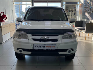 2018 Chevrolet Niva I Рестайлинг, белый, 560000 рублей, вид 3