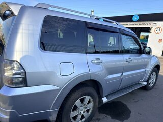2007 Mitsubishi Pajero IV, серебристый, 1700000 рублей, вид 2