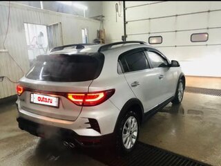 2022 Kia Rio X IV Рестайлинг, серый, 1800000 рублей, вид 4