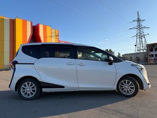 2020 Toyota Sienta II Рестайлинг, белый, 1630000 рублей, вид 3