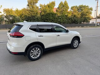 2019 Nissan X-Trail III Рестайлинг, белый, 2200000 рублей, вид 4