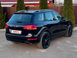 2011 Volkswagen Touareg II, чёрный, 1800000 рублей, вид 2