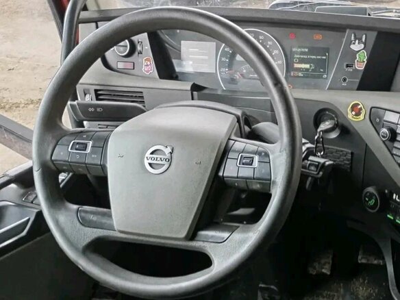 2015 Volvo FH, красный, 5538500 рублей - вид 8