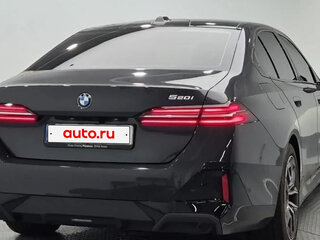 2025 BMW 5 серии 520i VIII (G60/G61/G68), чёрный, 6600777 рублей, вид 4