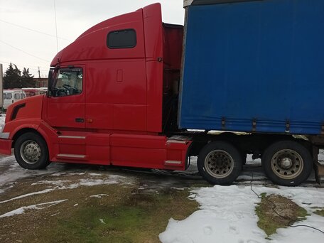 2005 Volvo VHD, красный, 2500000 рублей, вид 5