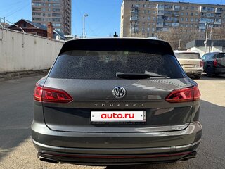 2018 Volkswagen Touareg III, серый, 4800000 рублей, вид 5