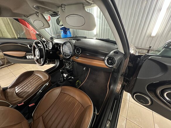 2010 Mini Hatch Cooper S II (R56) Рестайлинг, коричневый, 900000 рублей - вид 13