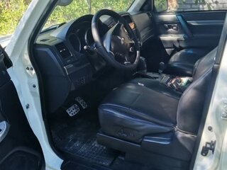 2011 Mitsubishi Pajero IV, белый, 1700000 рублей, вид 3
