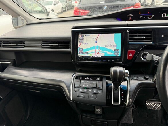 2017 Honda Stepwgn V, чёрный, 1865000 рублей - вид 11