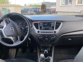 2020 Hyundai Solaris II Рестайлинг, белый, 1440000 рублей, вид 5