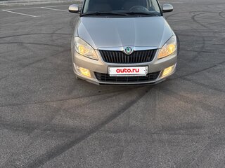 2011 Skoda Fabia II Рестайлинг, серый, 550000 рублей, вид 3