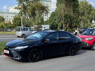 2021 Toyota Camry VIII (XV70) Рестайлинг, чёрный, 3950000 рублей, вид 1