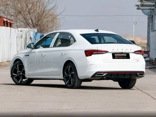 2023 Skoda Octavia IV (A8), белый, 2190000 рублей, вид 5