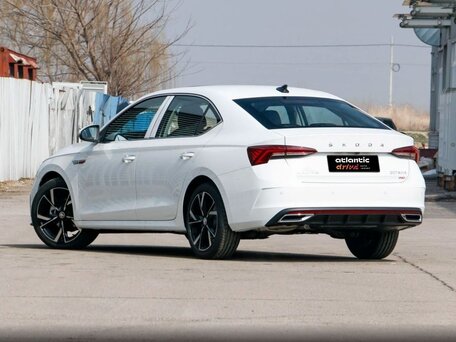 2023 Skoda Octavia IV (A8), белый, 2190000 рублей, вид 5