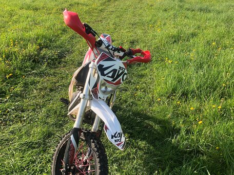 2022 Kayo Basic TT140EM, красный, 82000 рублей, вид 2