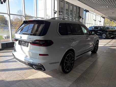2024 BMW X7 40i I (G07) Рестайлинг, белый, 14490000 рублей, вид 4