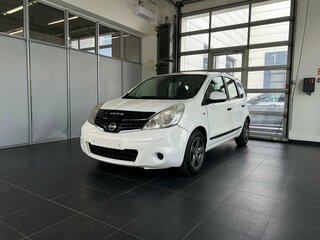 2013 Nissan Note I Рестайлинг, белый, 900000 рублей, вид 3