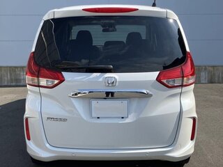 2022 Honda Freed II Рестайлинг, белый, 1189000 рублей, вид 4