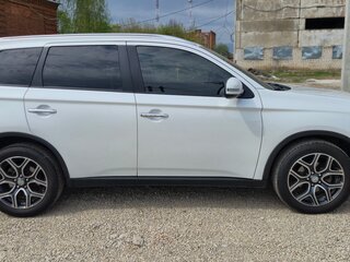 2014 Mitsubishi Outlander III Рестайлинг, белый, 1520000 рублей, вид 5