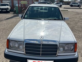 1993 Mercedes-Benz W124 300, белый, 1650000 рублей, вид 3