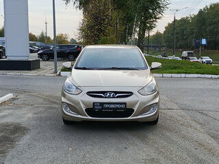 2013 Hyundai Solaris I, серый, 752000 рублей, вид 2