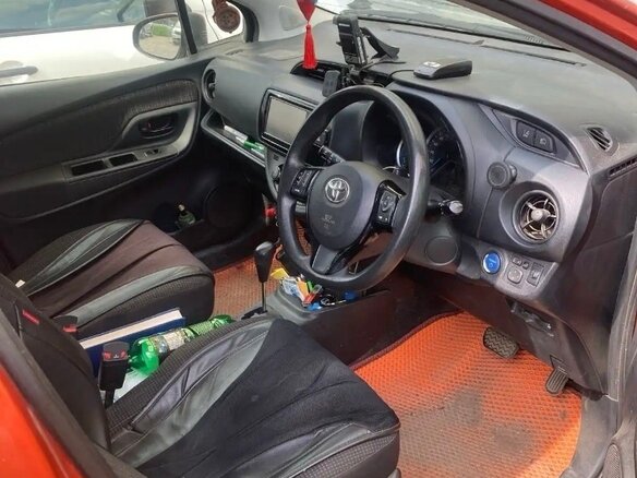 2017 Toyota Vitz III (XP130) Рестайлинг 2, оранжевый, 1050000 рублей - вид 2
