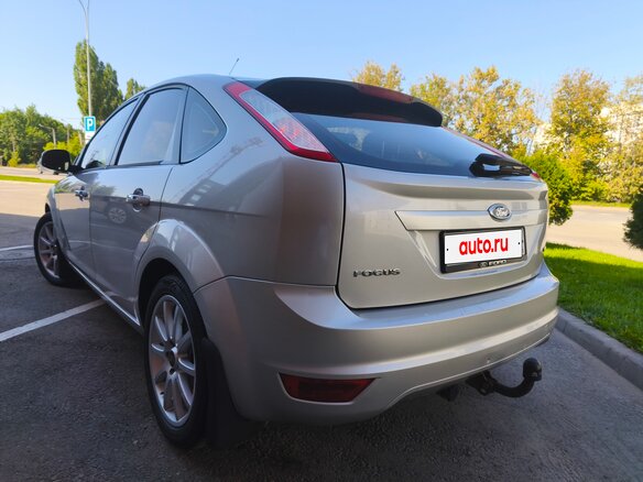 2010 Ford Focus II Рестайлинг, серебристый, 680000 рублей - вид 5