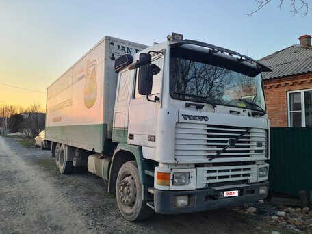 1990 Volvo F-Series, белый, 1150000 рублей, вид 1