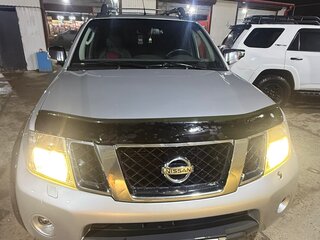 2011 Nissan Navara (Frontier) III (D40) Рестайлинг, серебристый, 1080000 рублей, вид 1
