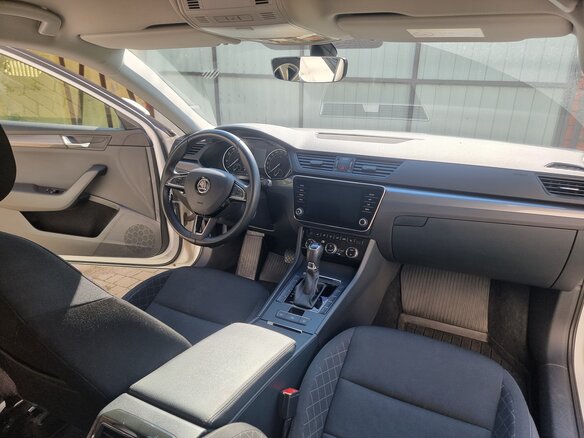 2017 Skoda Superb III, белый - вид 9