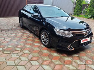 2017 Toyota Camry VII (XV50) Рестайлинг, чёрный, 2699000 рублей, вид 4